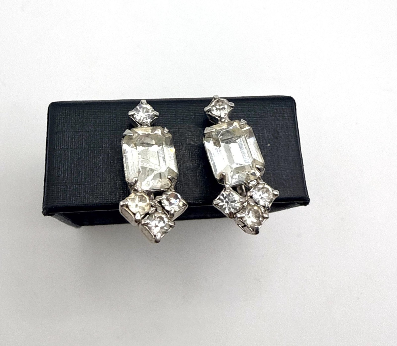Vintage screw back emerald cut and round clear rhinestone stud earrings