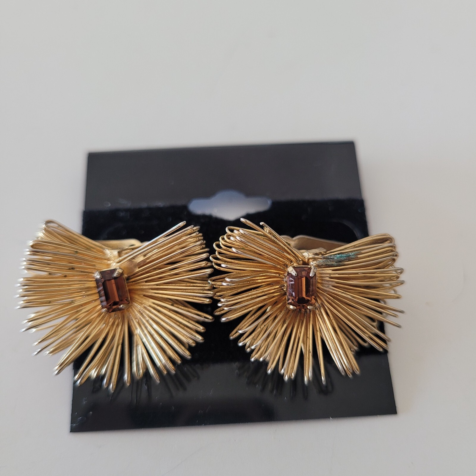 Vintage Fashion Vogue Gold-Tone Art Deco Wire Stone Clip-On Earrings