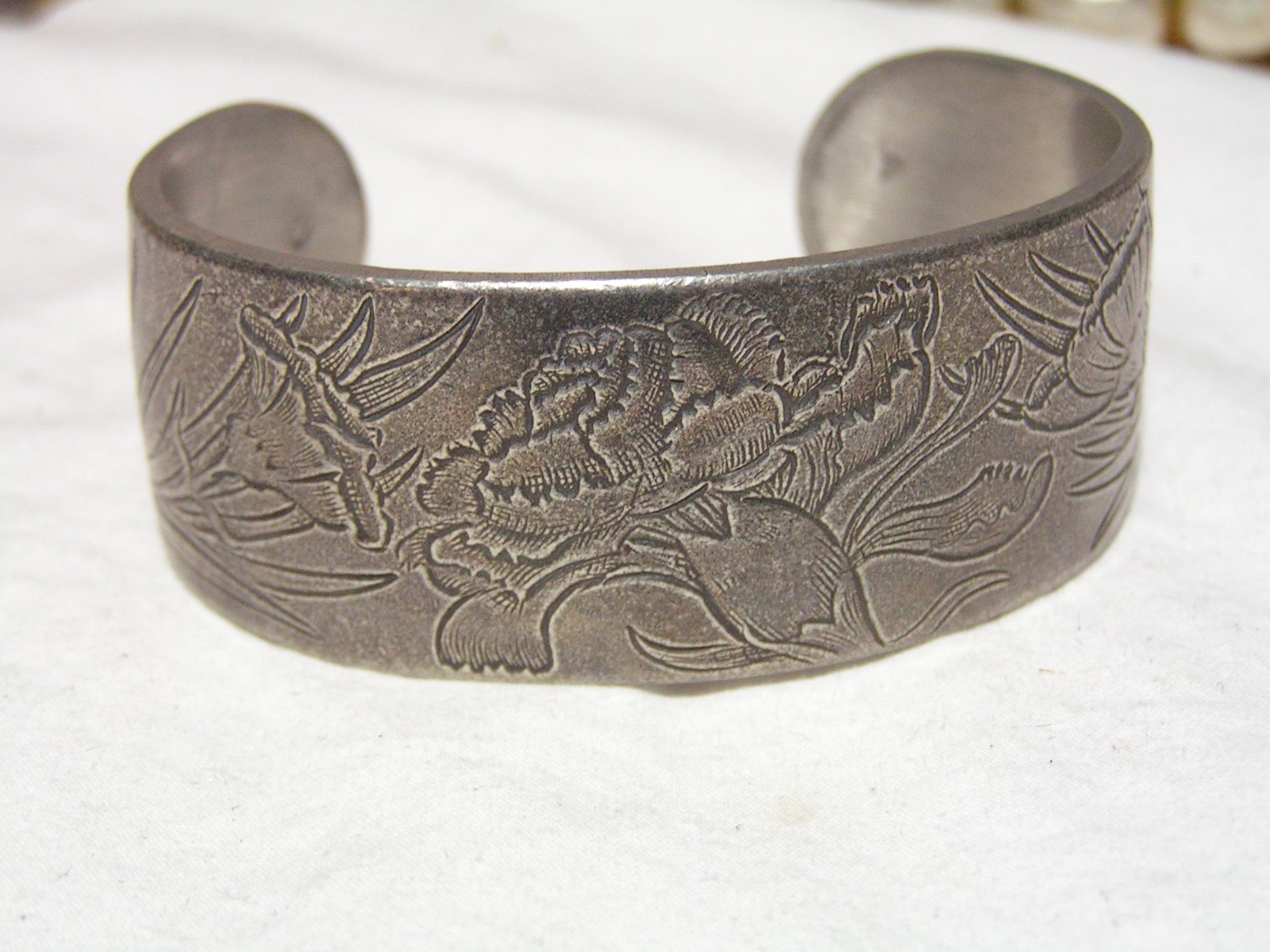 …Vintage Salisbury Pewter January Flowers Cuff Bracelet…