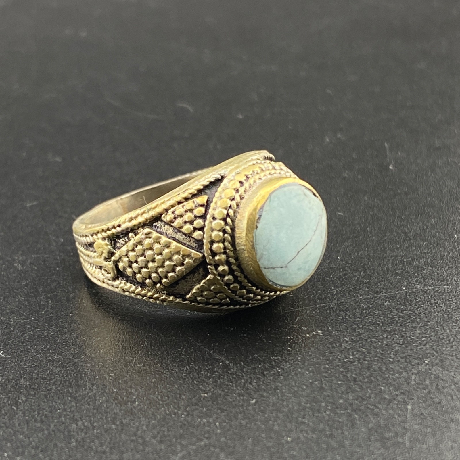 Vintage type brilliant crafting traditional afghani small light brass ring