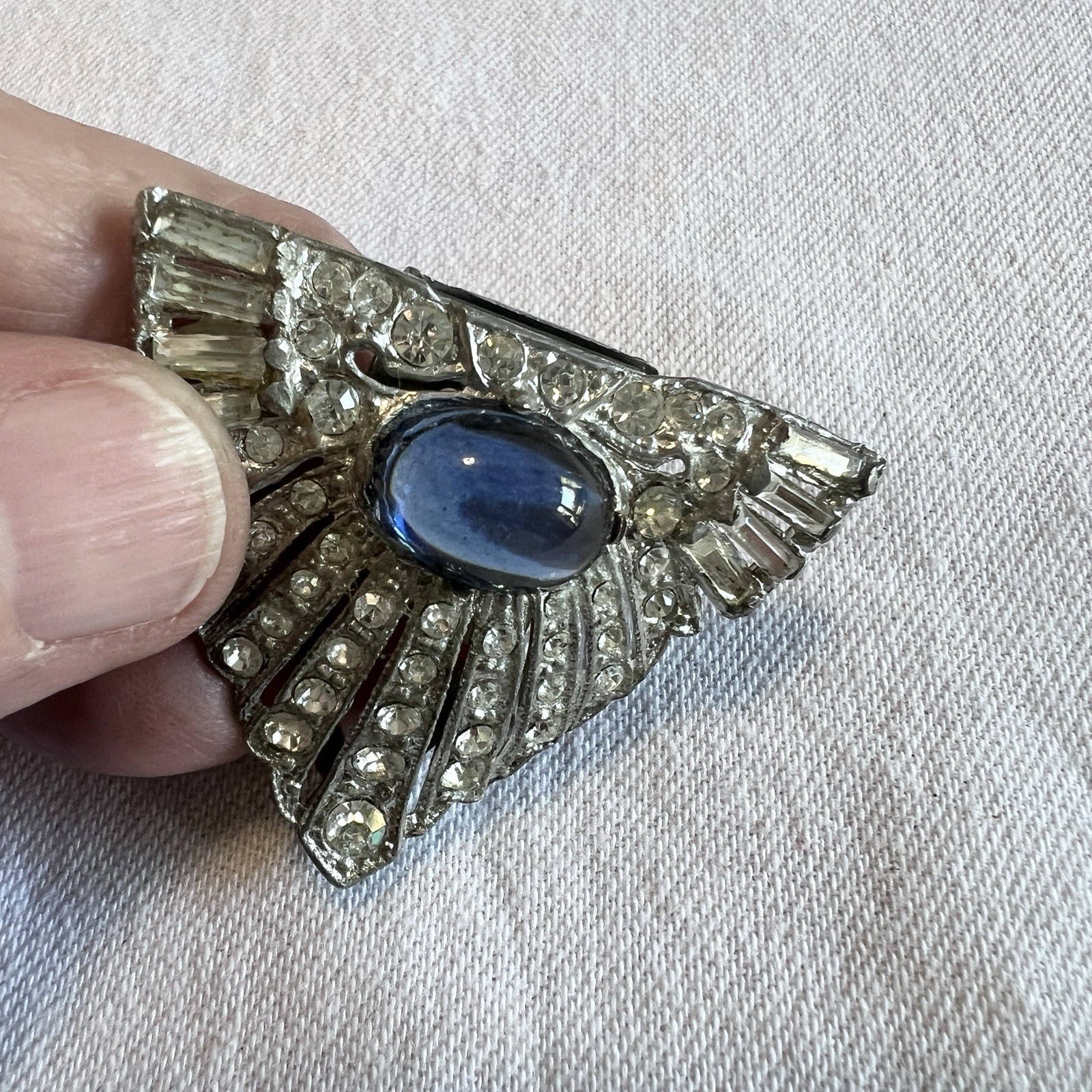 SINGLE DRESS CLIP Sapphire Blue Cabochon Rhinestones Vintage 1930s 1.5 X 2”