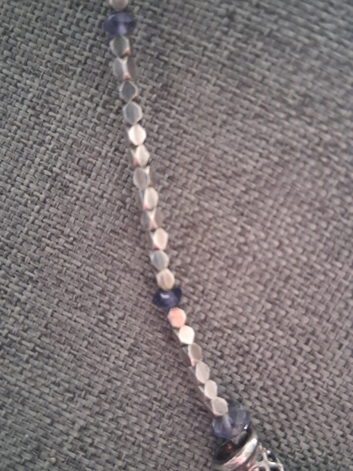Sterling silver bead & amethyst chip accent bead necklace w/925 accent beads 17″