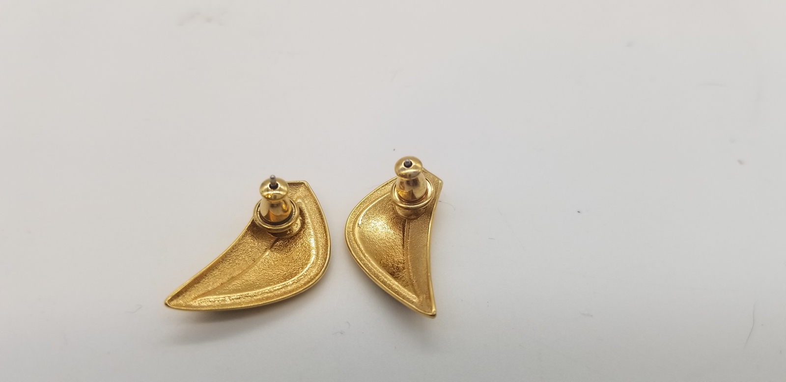 Vintage Lot Of 3 Pairs Of Gold Tone & Black Pierced Earrings Different Shapes A3