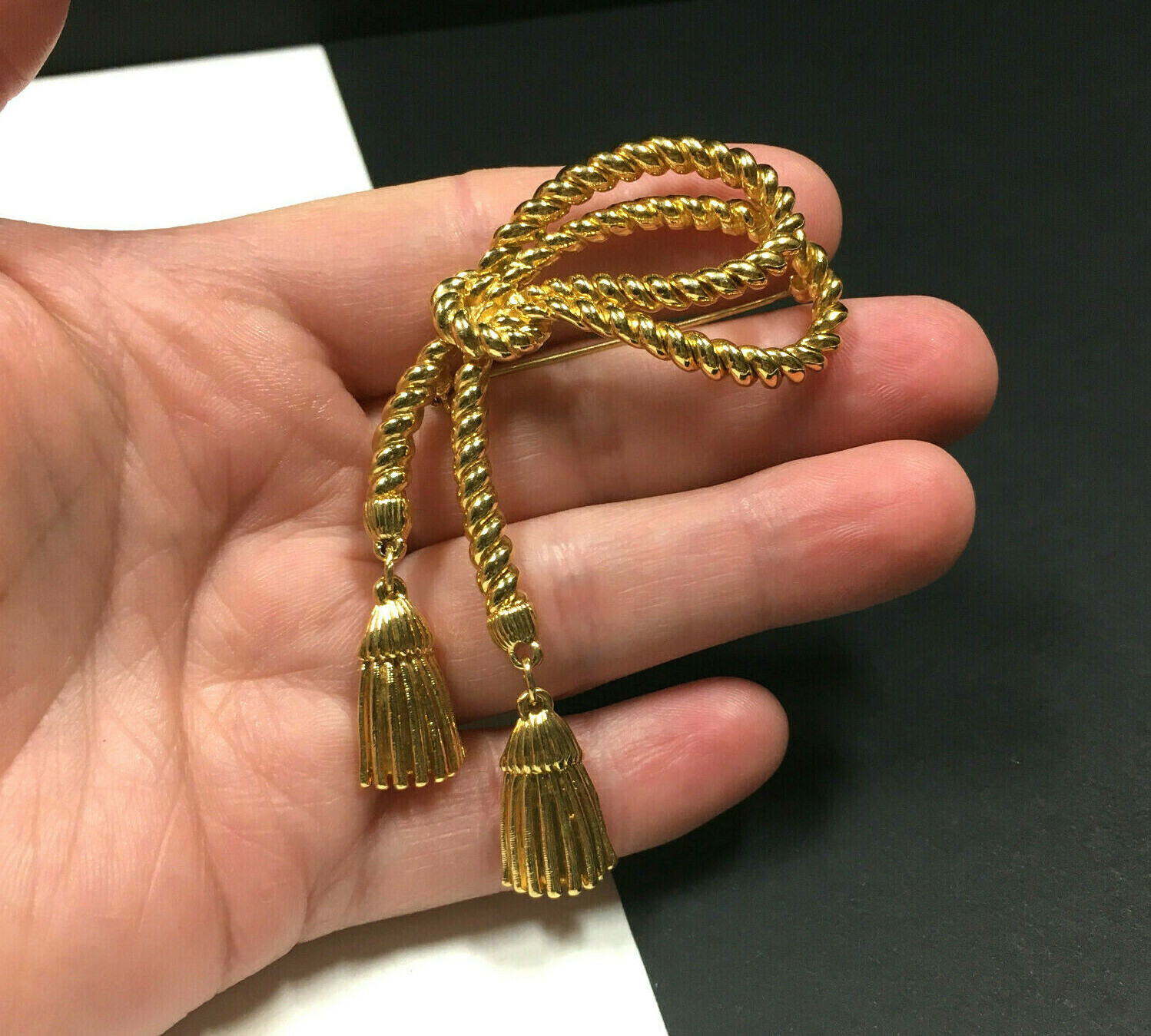 Vintage ICONIC Knotted Rope TASSEL Brooch Nautical Gold PL Dangle R191i