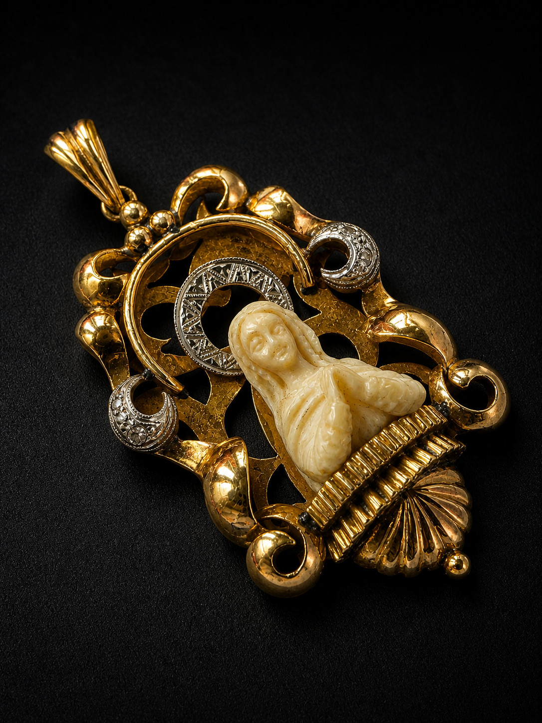 Vintage Virgin Mary Pendant 18K Gold 1930 Art Deco Religious Medal Hand Carved