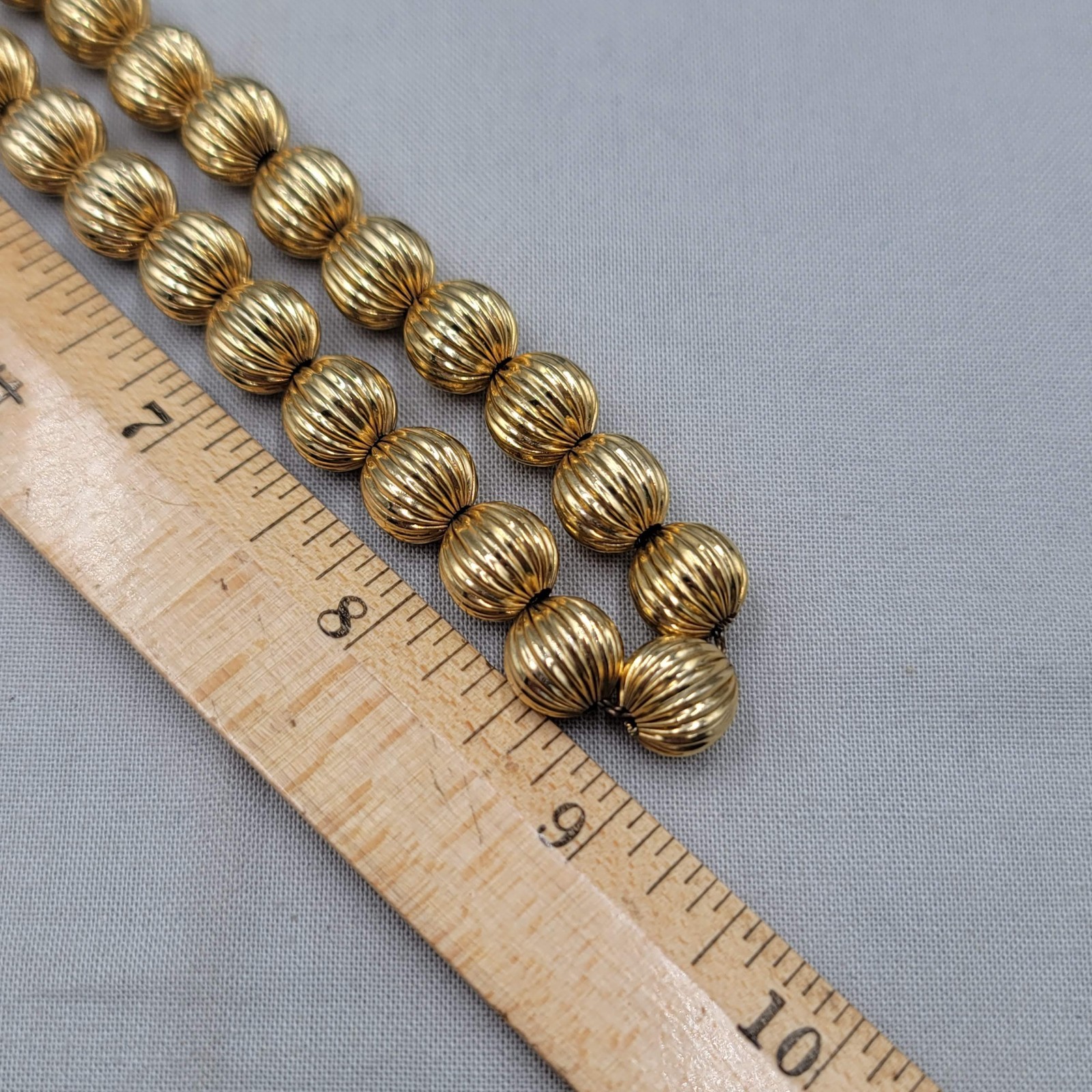 Vintage Ribbed Metal Bead Necklace 10 mm Gold Plated 18″