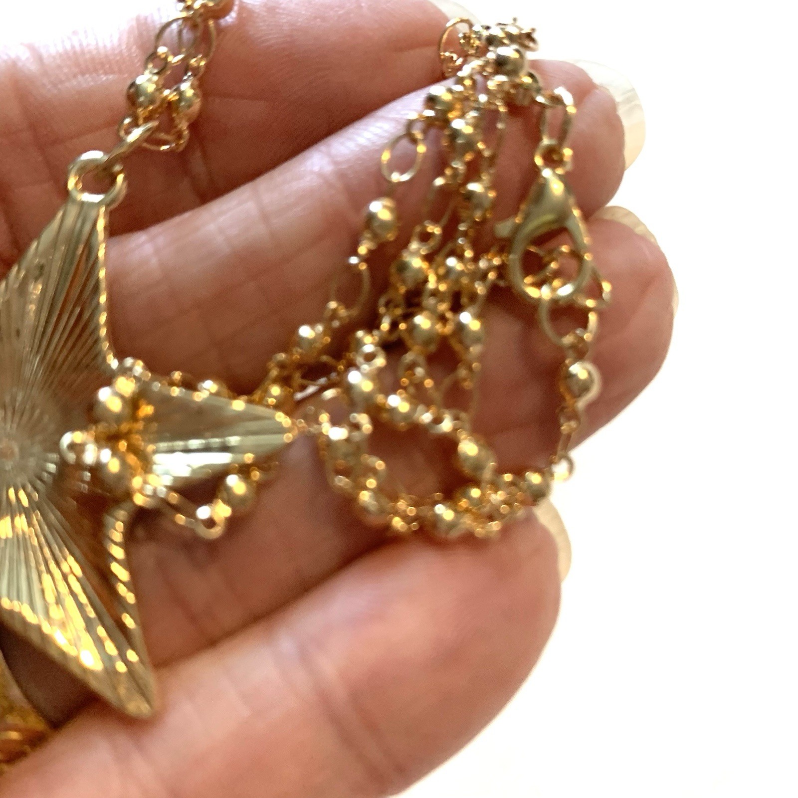 Patriotic Abstract Gold Tone Star Necklace Pendant Hammered Bead Station Chain