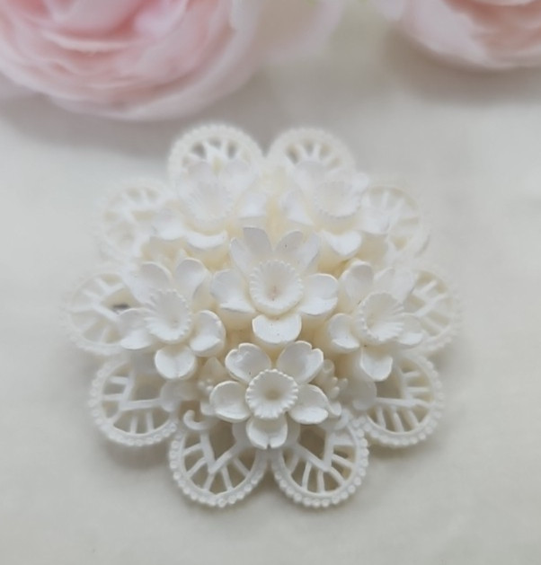 Vintage Carved Flower Floral Bouquet Brooch Pin White Ivory Flower Daffodil