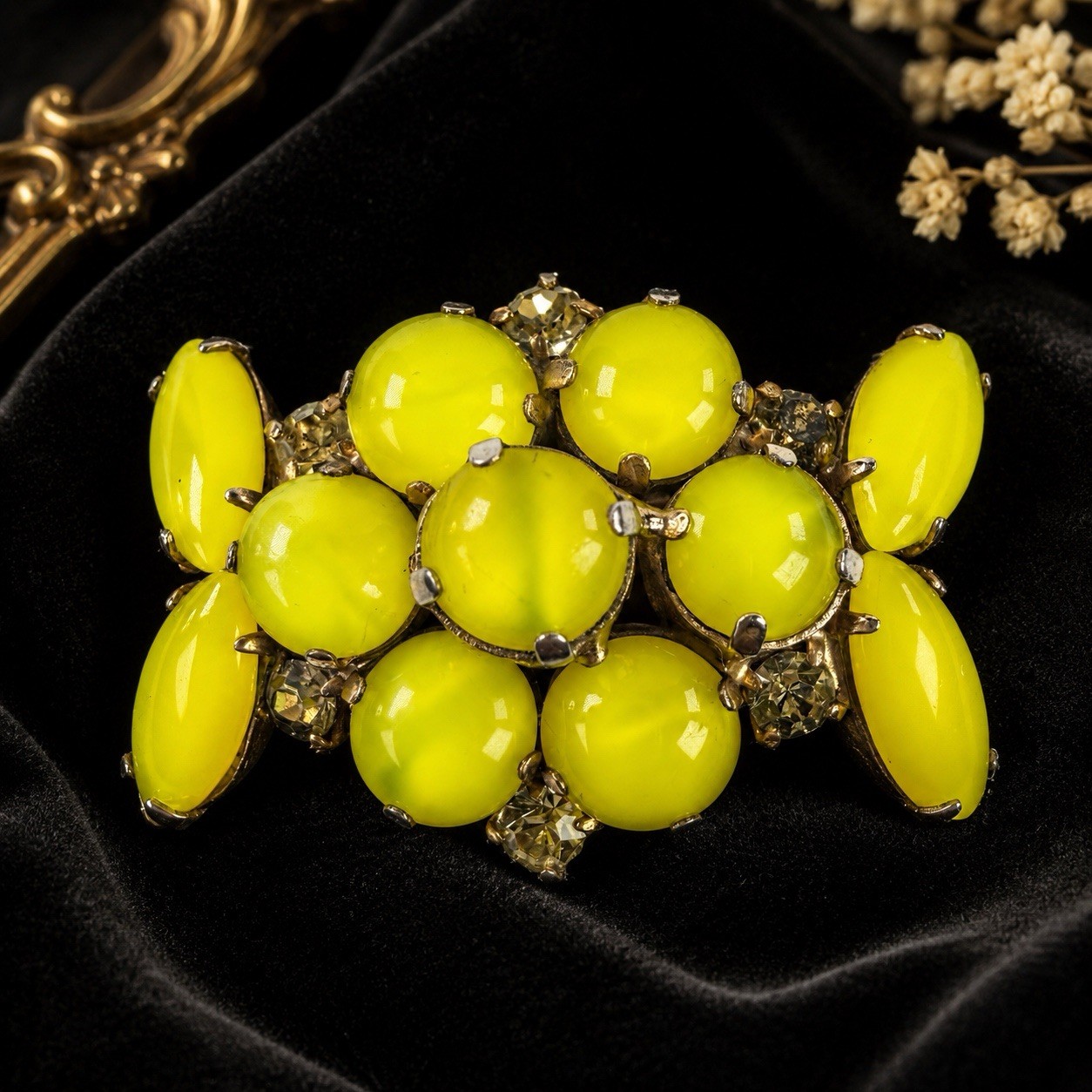 Vtg Lime Green Moonglow Cabochon Rhinestone Brooch Atomic MCM Gold Tone