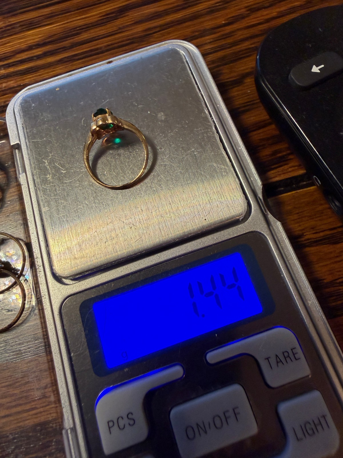 Vintage Sim. Emerald Stamped 10k SOLID Gold Ring Sz 5 May Birth Stone 1.44g