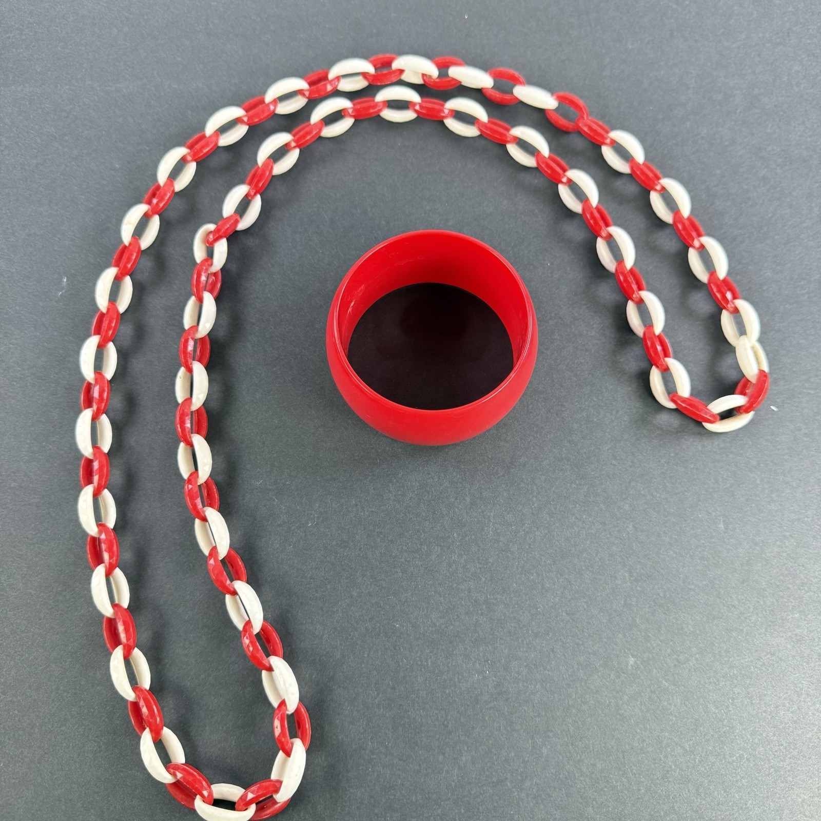 Vtg Plastic Jewelry Lot 6 Pc Necklaces Bracelets Bangles Retro Red White Black