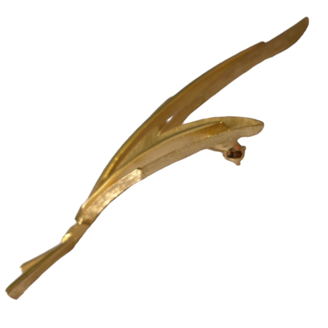 Crown Trifari Gold Tone Modernist Leaf Brooch Pin Brushed Gold Tone Finish MCM