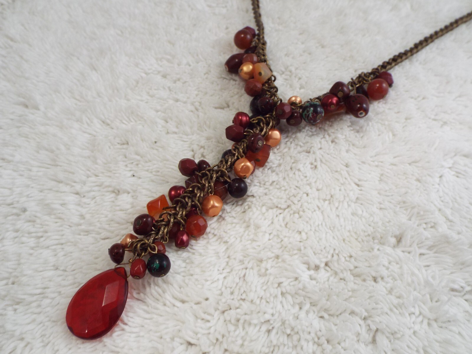 CHICO’S Brass Red Brown Bead Drop Pendant Necklace (A53)