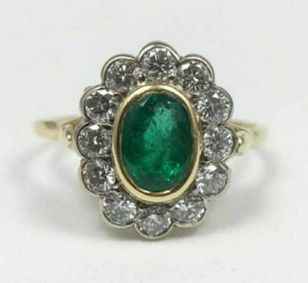 Antique Edwardian Natural Oval Emerald and Round Diamond Ring. 18k Gold. Size 5