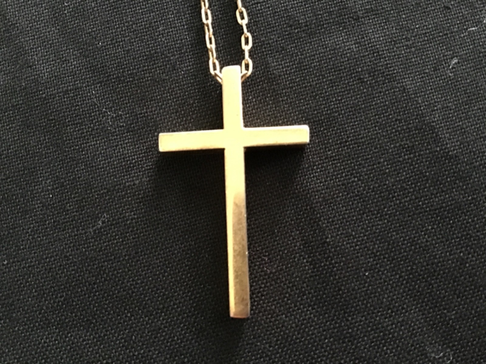 Sarah Coventry Cross Pendant Necklace simple Gold tone 17.5 in