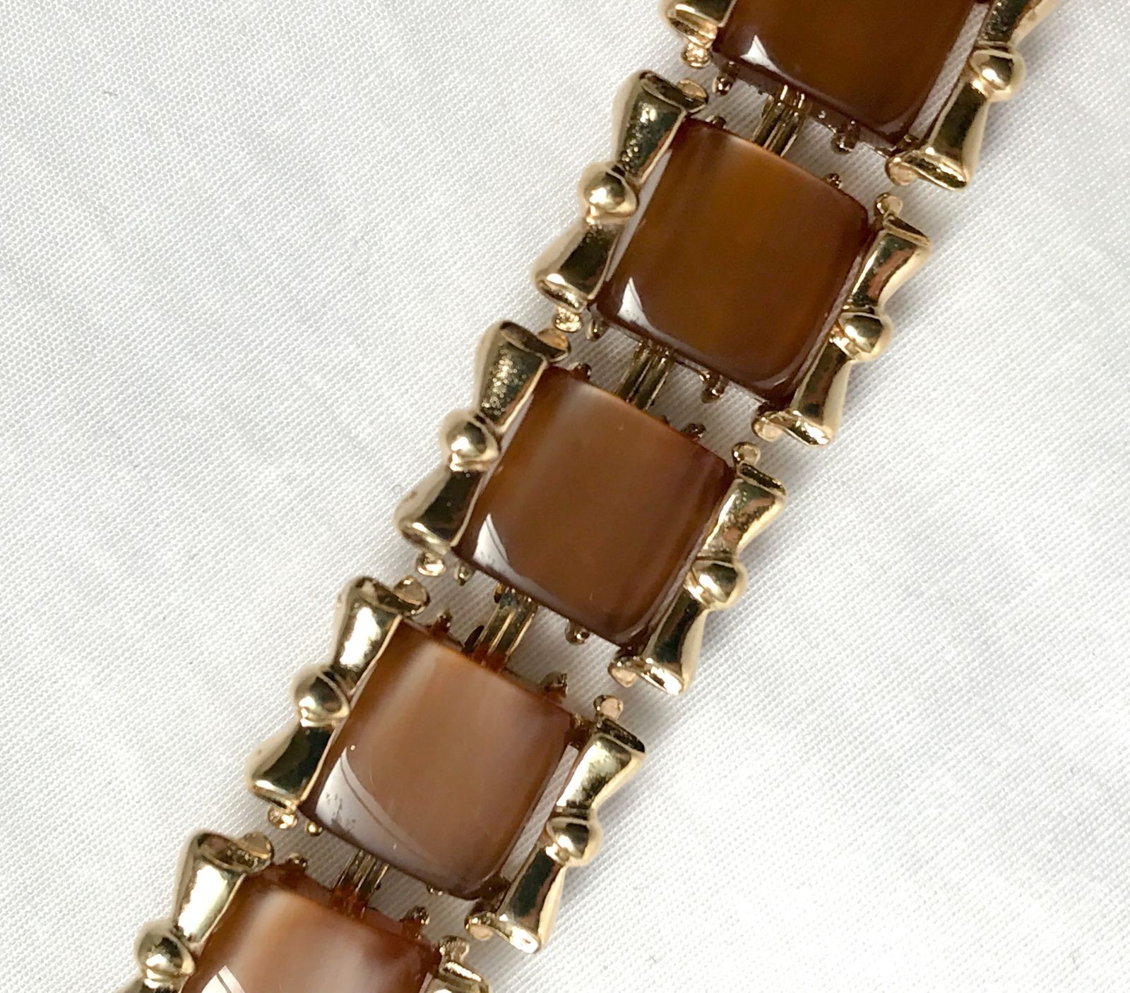 Vintage Link Style Caramel Moonglow Thermoset/Lucite Bracelet