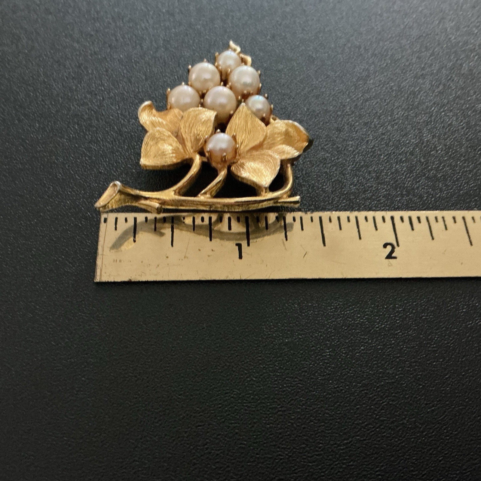 Vtg 1960s Brooch Lisner Brushed GoldT Faux Pearl Grape Cluster 1-3/4” L 1-1/2 W
