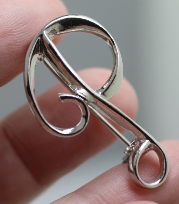 Vintage silver tone signed Sarah Coventry letter script initial P pin brooch