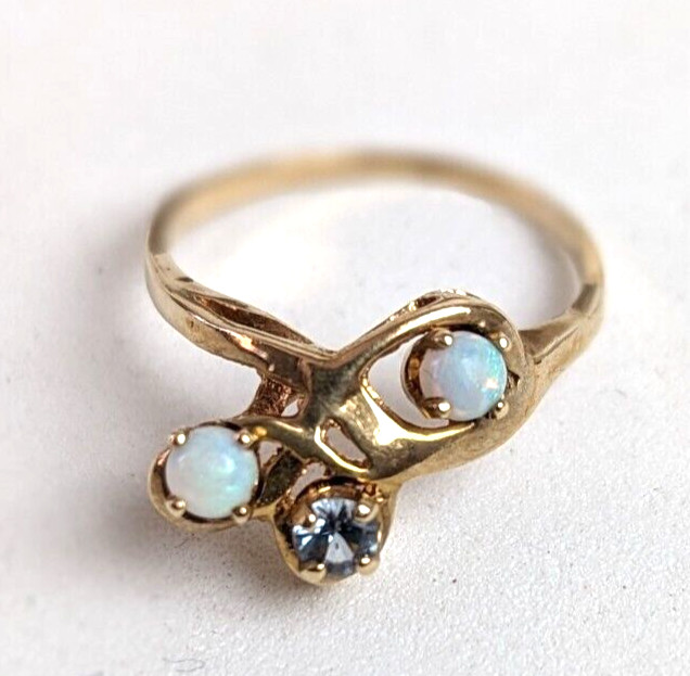 14k Yellow Gold Natural Australian Opals and Aquamarine Ring Size 5.5