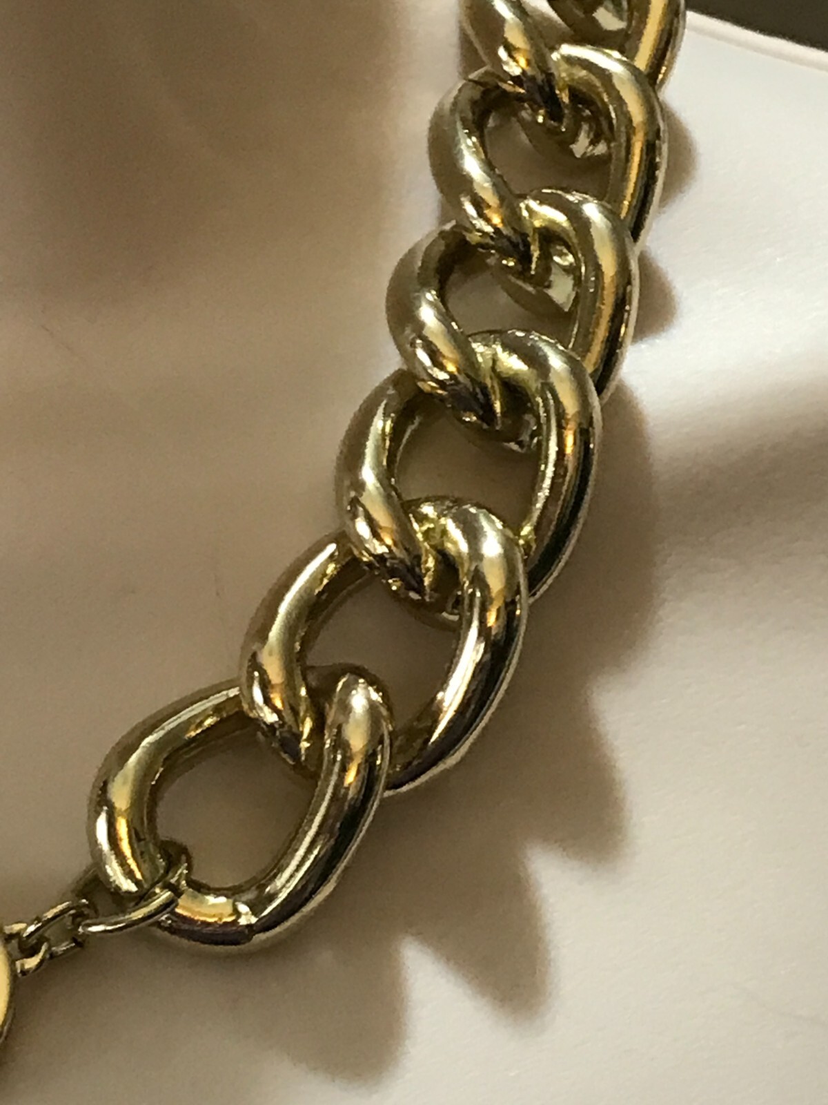 Vintage ANNE KLEIN Large Gold Tone Chain Link Choker 17″-18″ Toggle Necklace
