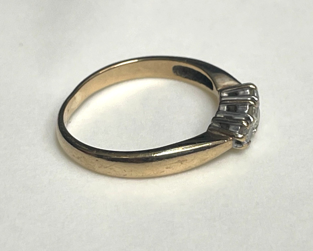 Vintage 9ct Yellow Gold Ring Diamond Stones UK Full Hallmarked Ring Size J