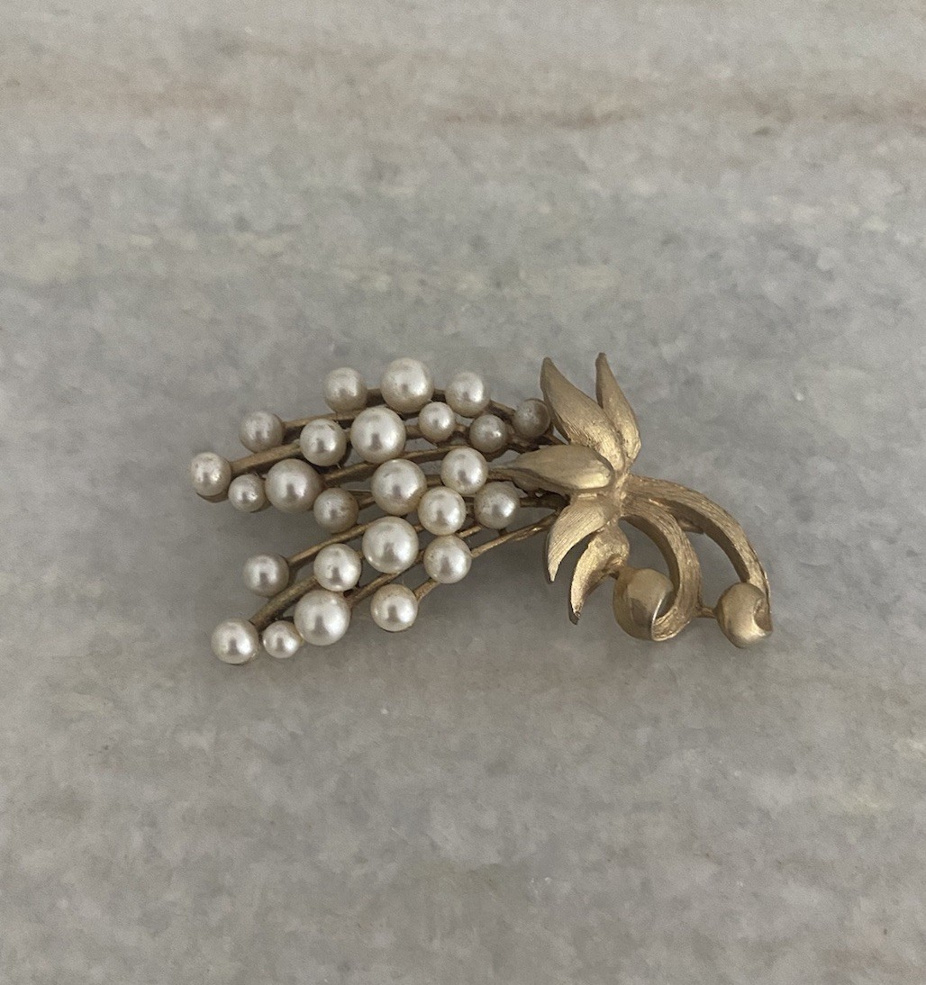 Beautiful Vintage Pell Faux Pearl Branch Grapes Leaves Brooch Pin