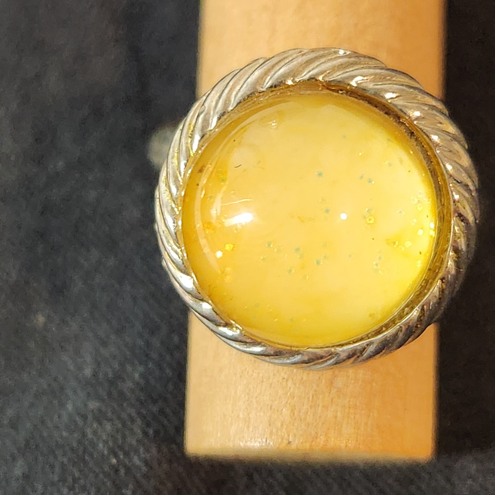 VTG Moon Stone Cabochon Ring Size 5.5 Expanding Translucent Sparkle Silver Tone