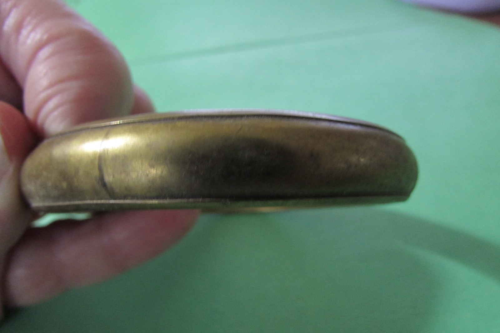 T -VINTAGE 1/4″ wide brass? bangle cuff bracelet 2 3/4″ across