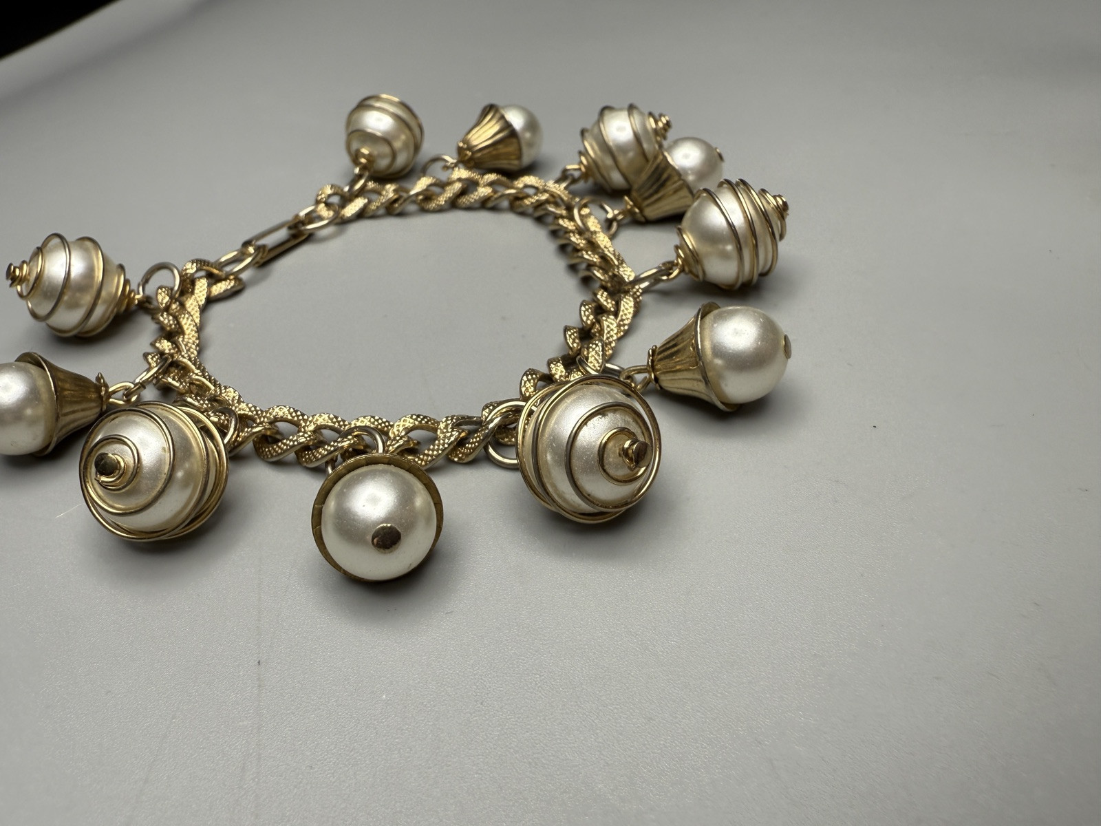 Charm Bracelet Gold Tone Bead Dangle Faux Pearl Wire Wrapped 7.25” VTG Cha Cha
