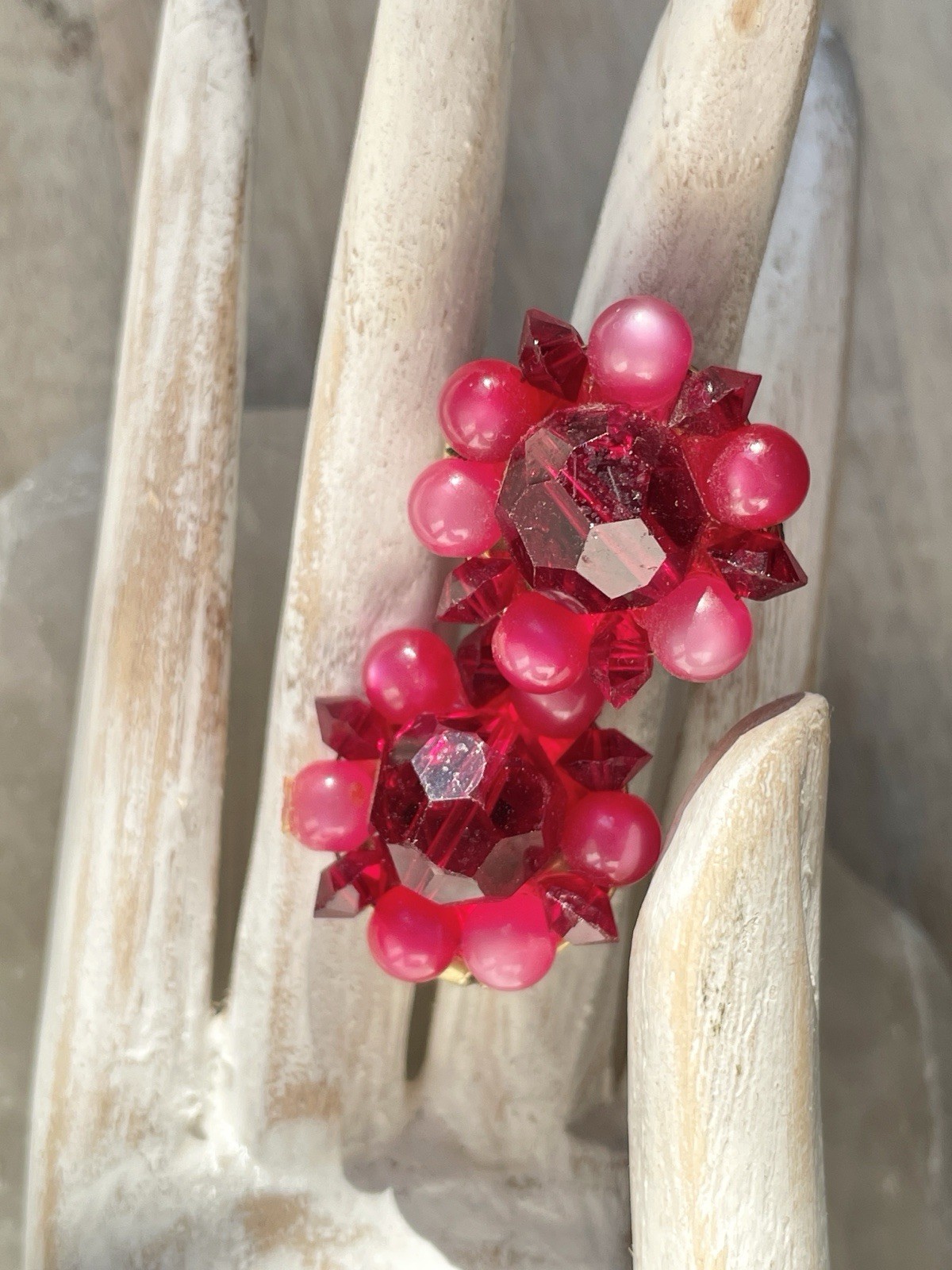 VTG Lisner Fuchsia Pink Bead Red AB Cluster Clip On Midcentury Earrings