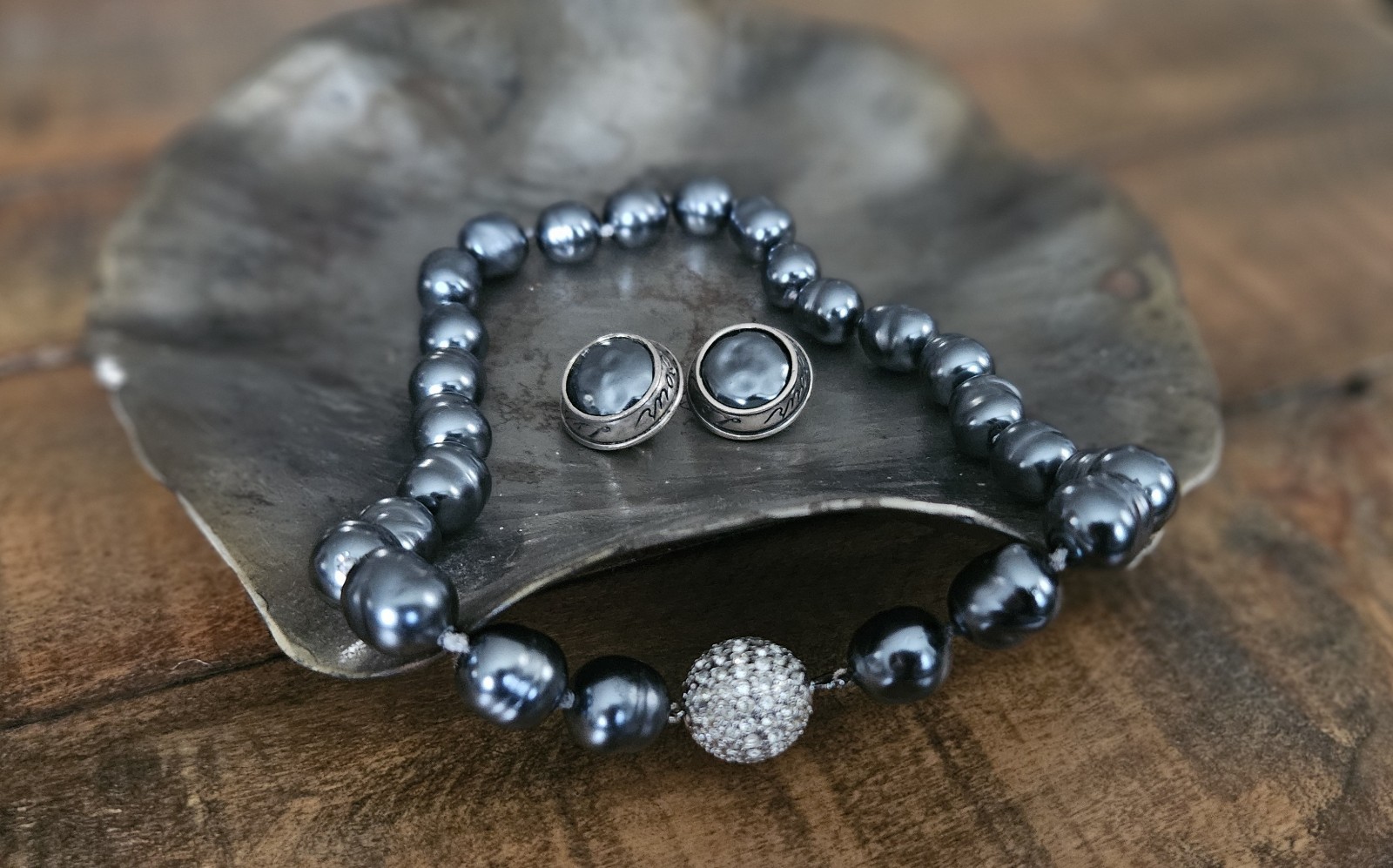 Vintage Carolee Blue-Gray Pearl Necklace and Earring Set