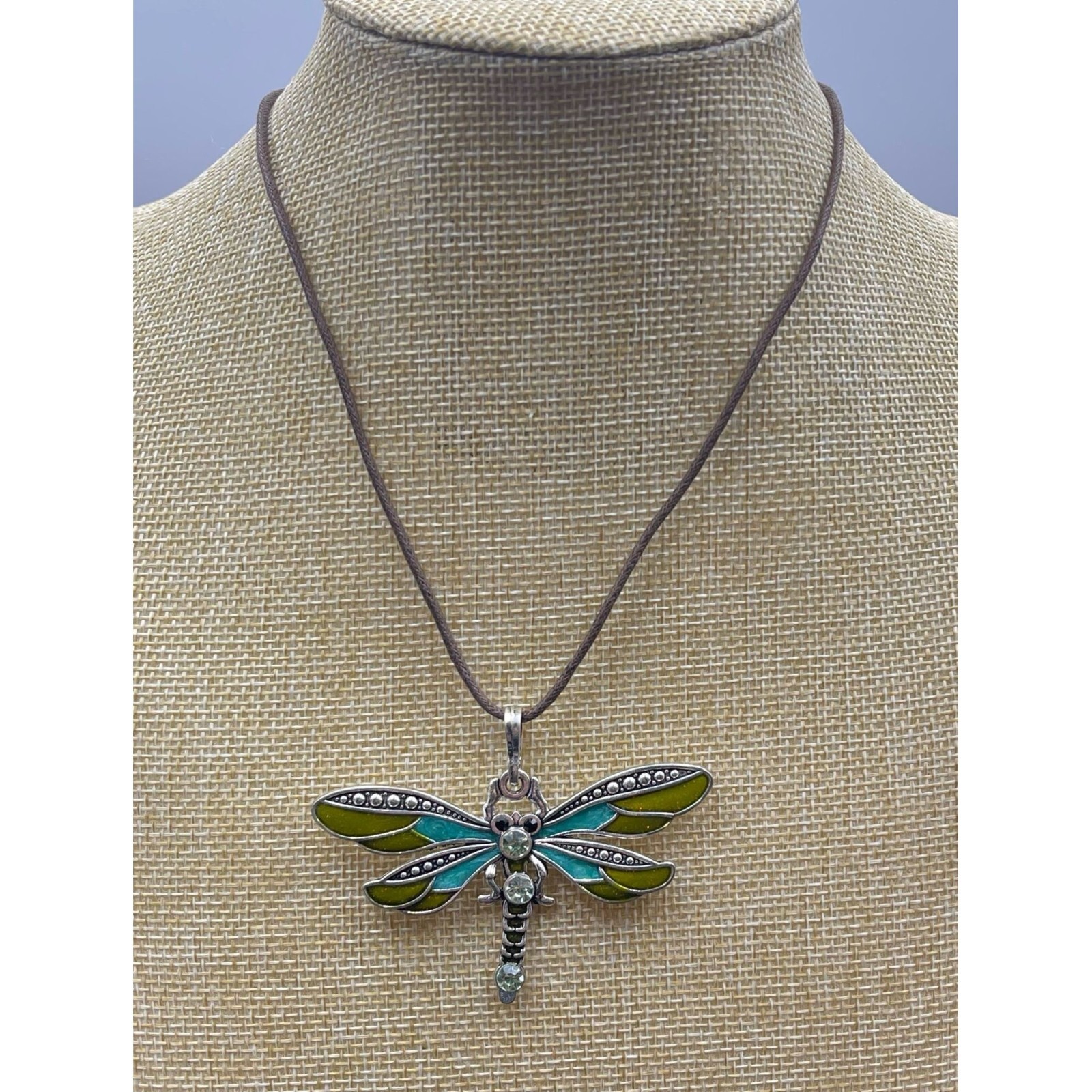 Vtg Retro Rhinestone Enamel Dragonfly Pendant Necklace Brown Leather Cord 16″