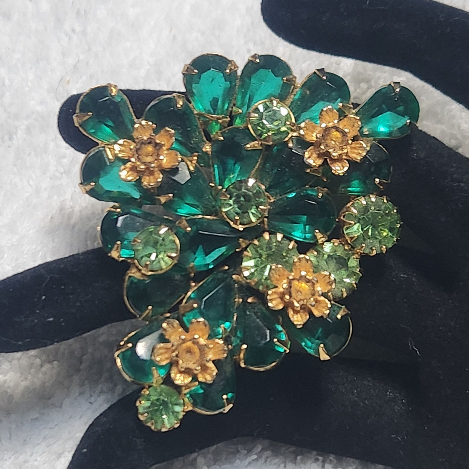 Vintage Green Rhinestone Floral Brooch Gold Tone Emerald Crystal Cluster Pin