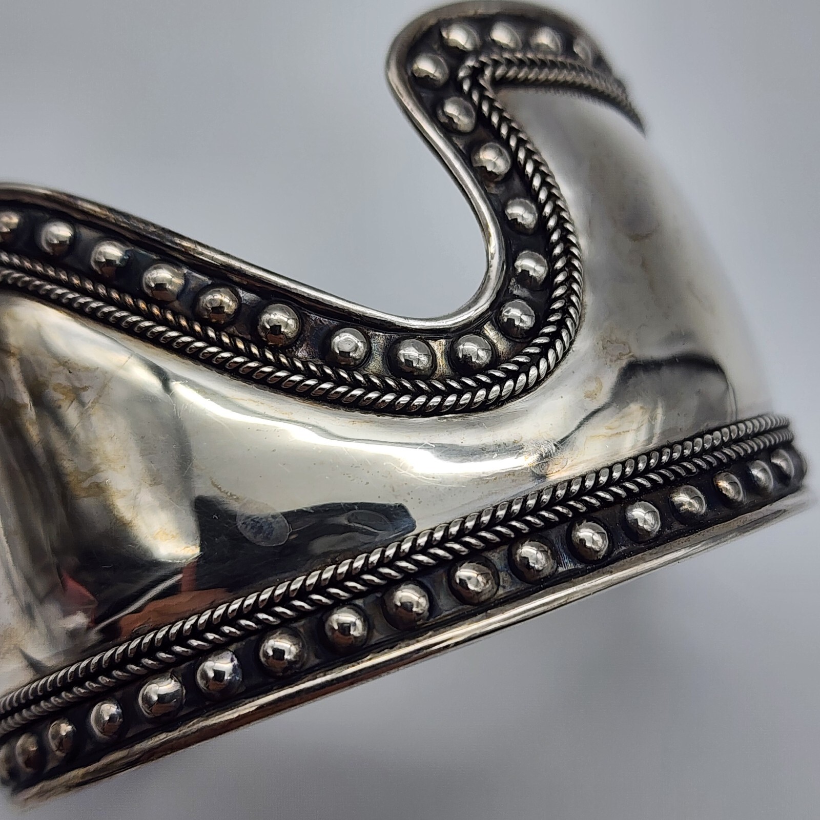 DELL Bead Modernist Abstract – Sterling Silver 925 Wide Cuff Bangle – 6.8″