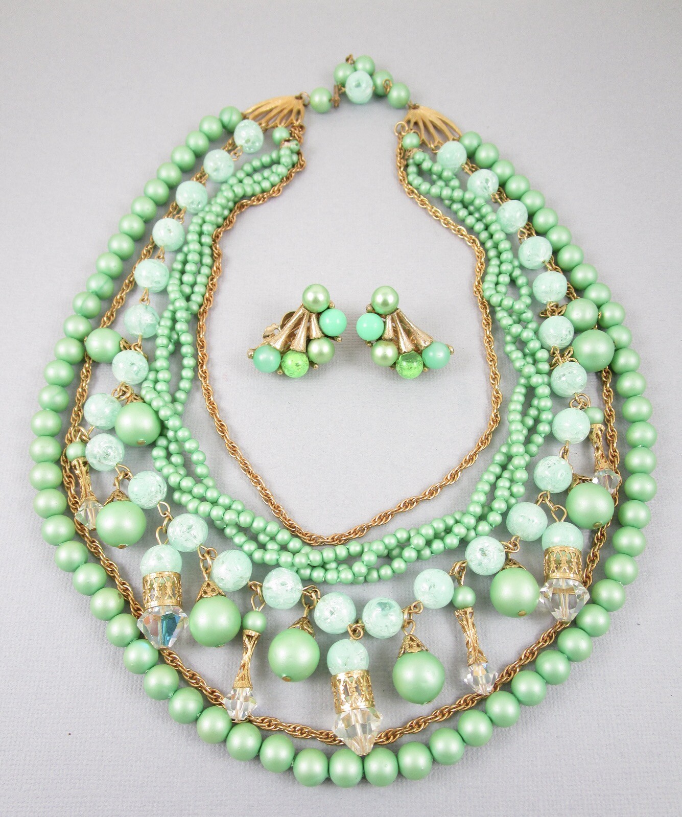 DRAMATIC 1960’S GOLD TONE LIME GREEN BEADED NECKLACE AND EARRINGS SET