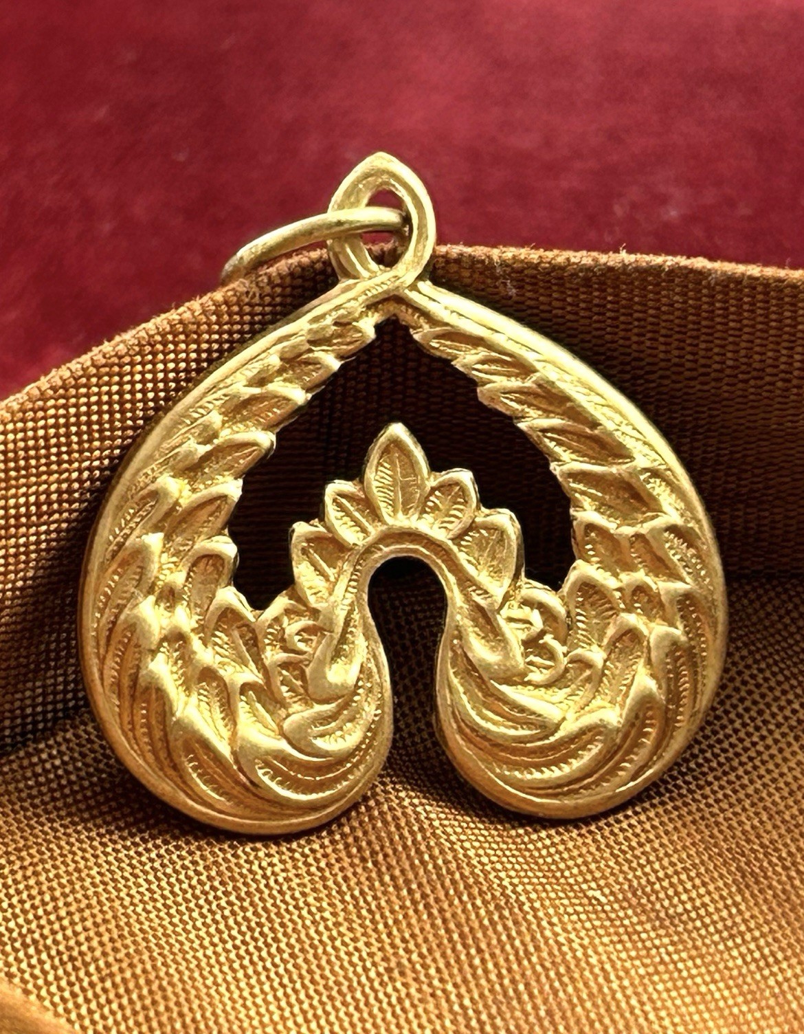 Vintage Wings Charm Pendant Ornate Brass Metal Stamping Charm Vintage Jewelry