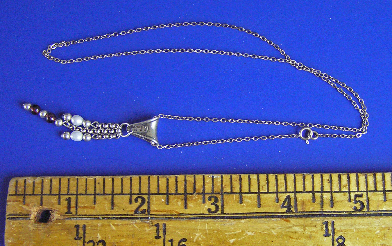 Dainty Carol Felley ’95 Sterling Silver Pearl & Garnet Lavalier Necklace (Tt)