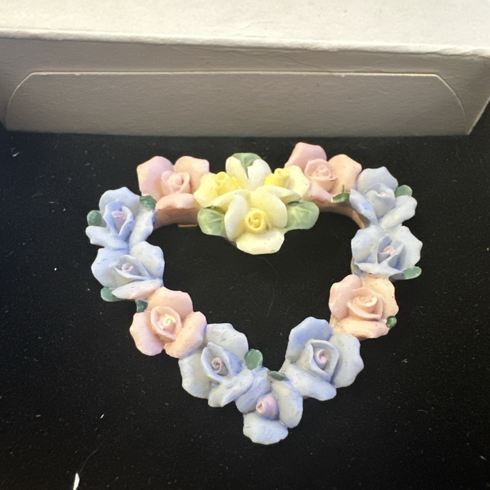 Vintage Avon Hearts And Flowers Pin Brooch In Box Spring Pastel 1998