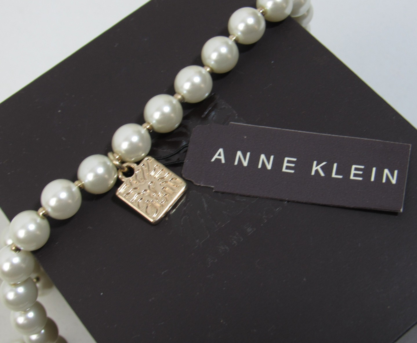 ANNE KLEIN Off White Faux Pearl And Gold Bead Necklace Lion Tag 60″