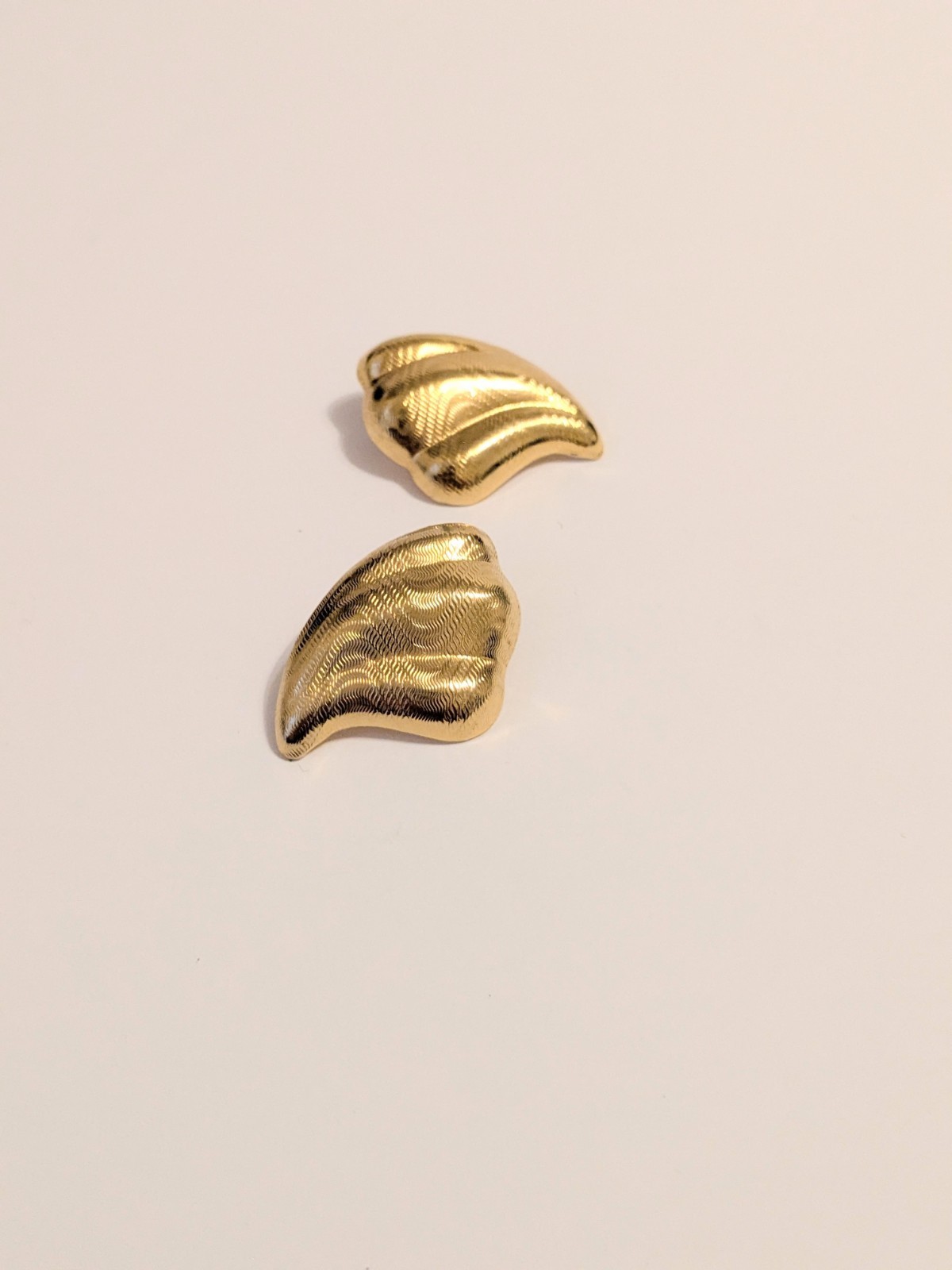 Vintage AVON Gold Tone Textured Wave Shaped Stud Drop Earrings 1 3/4″.