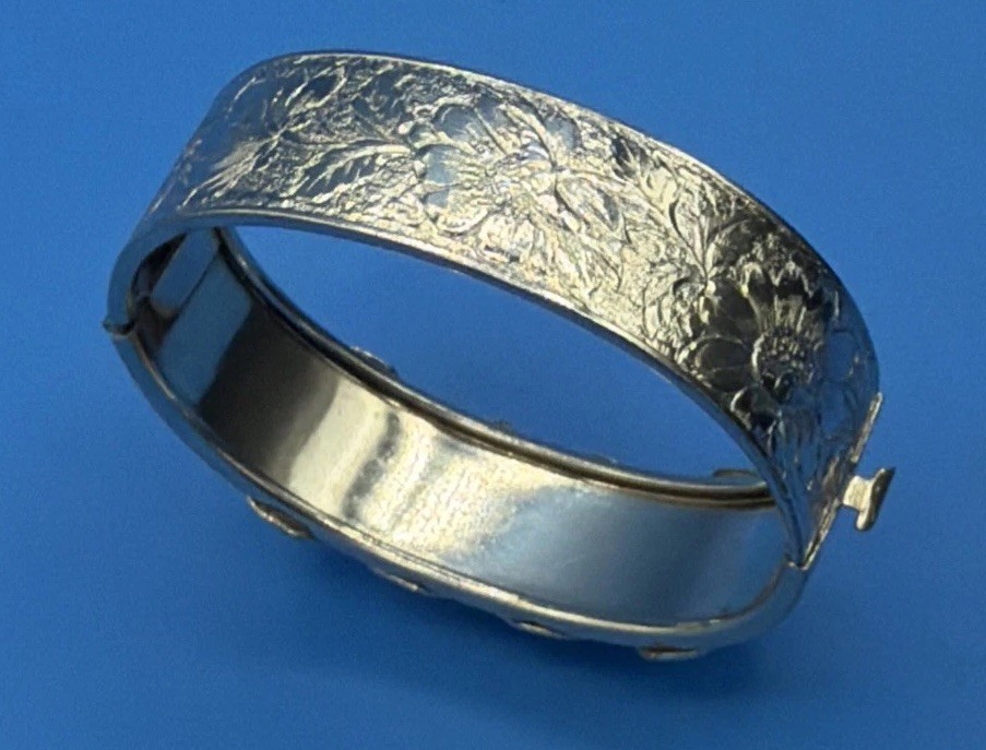 Vintage Art Deco Filigree Cuff Bracelet Silver Tone Blue Stones Openwork
