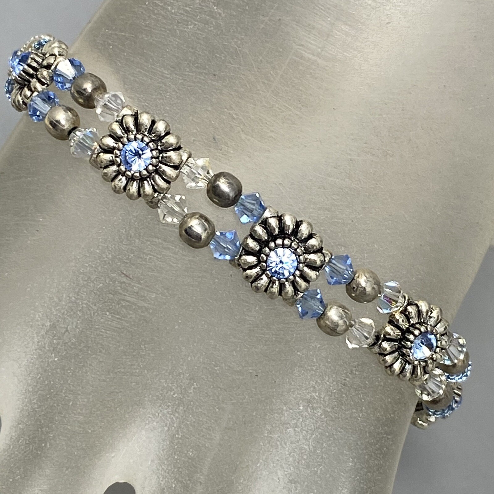 Flower Bracelet Silver Tone Metal Links Blue Glass Rhinestones Bicone Beads 7″