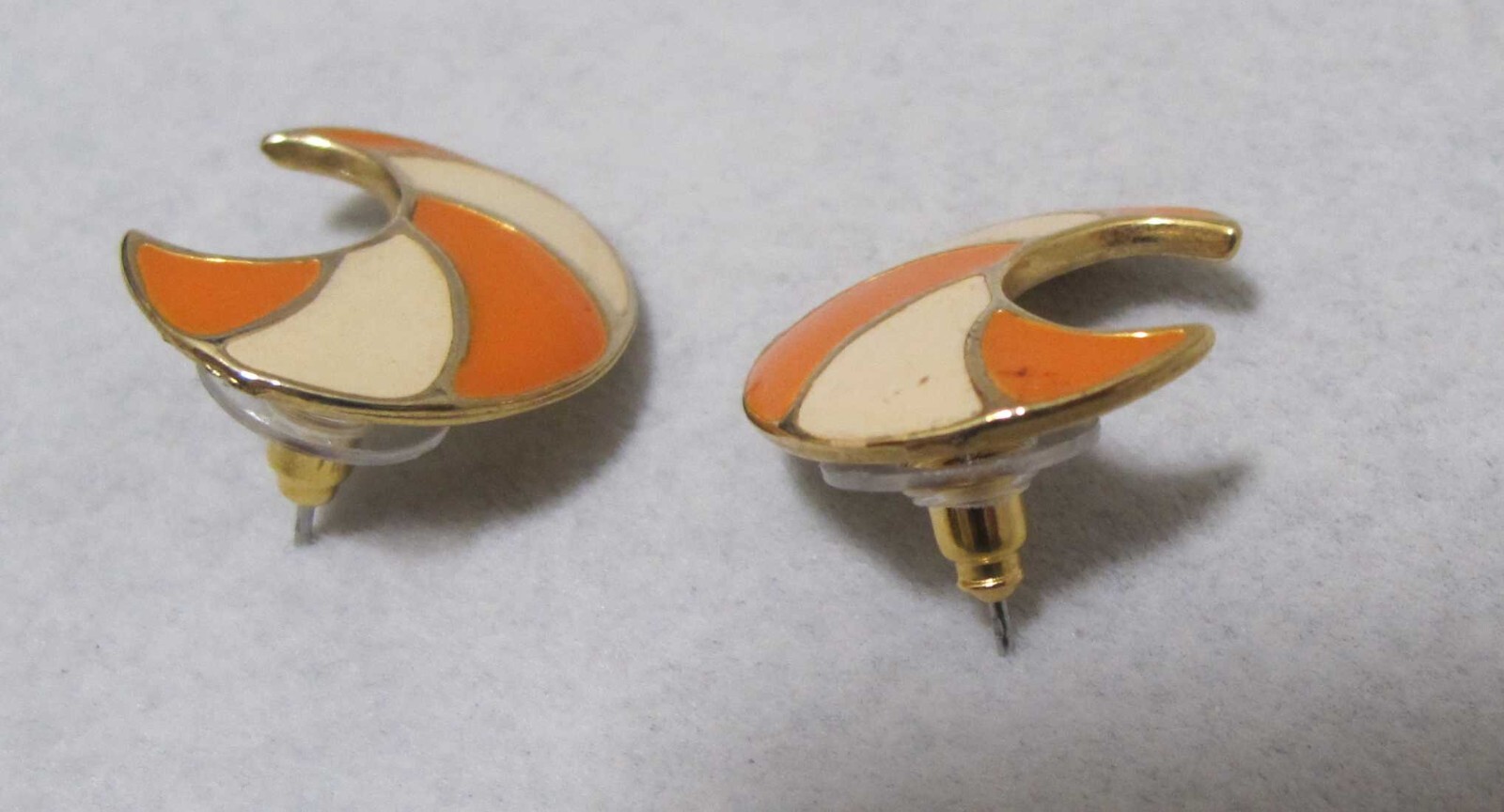 Vtg Orange & Cream Enamel Gold Tone Right-Left CRESCENT Post Earrings 7/8”