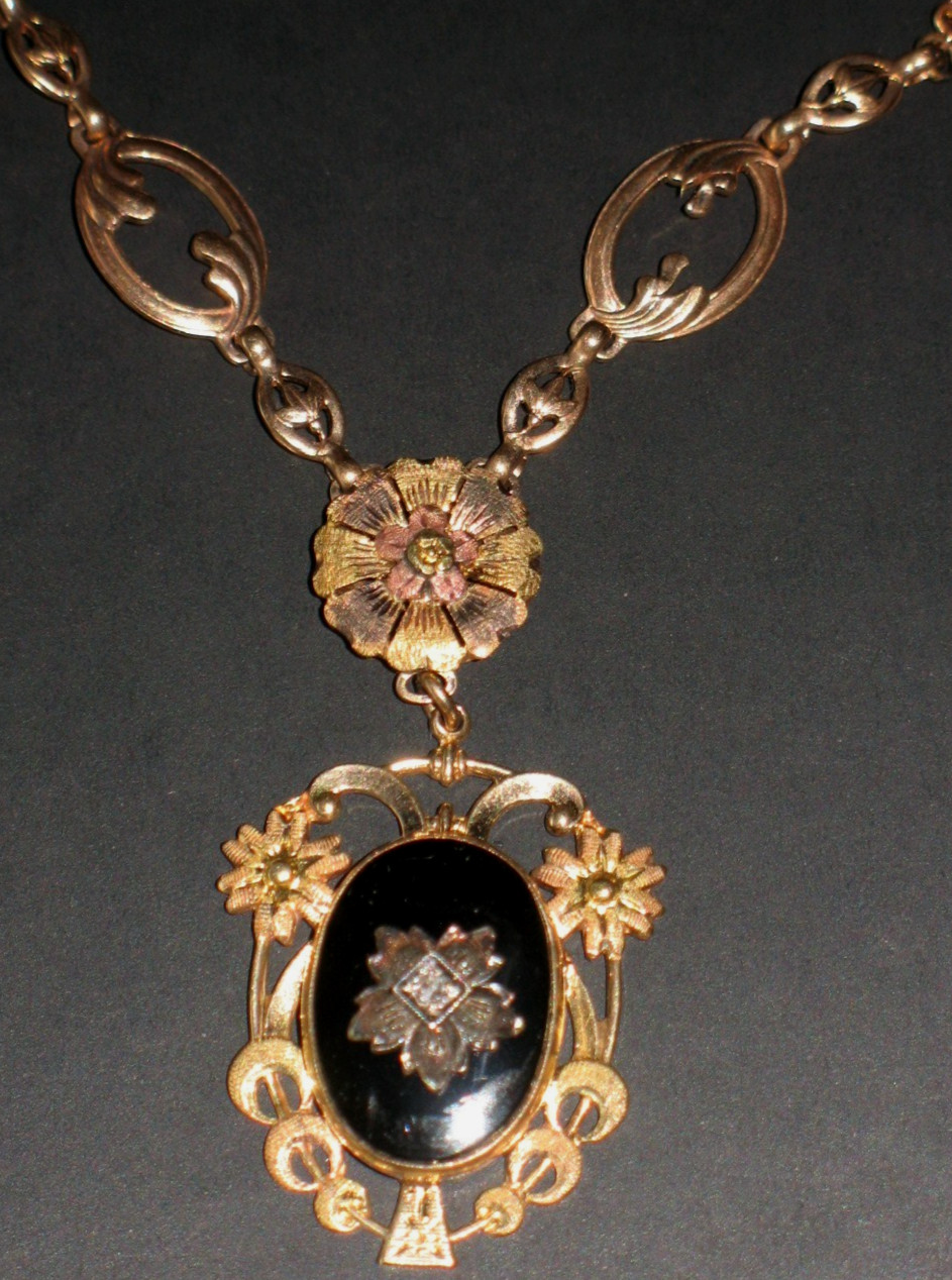 Fabulous Victorian 10k 2 Color Gold Necklace W/Gemstone Black Onyx 12″ Chain