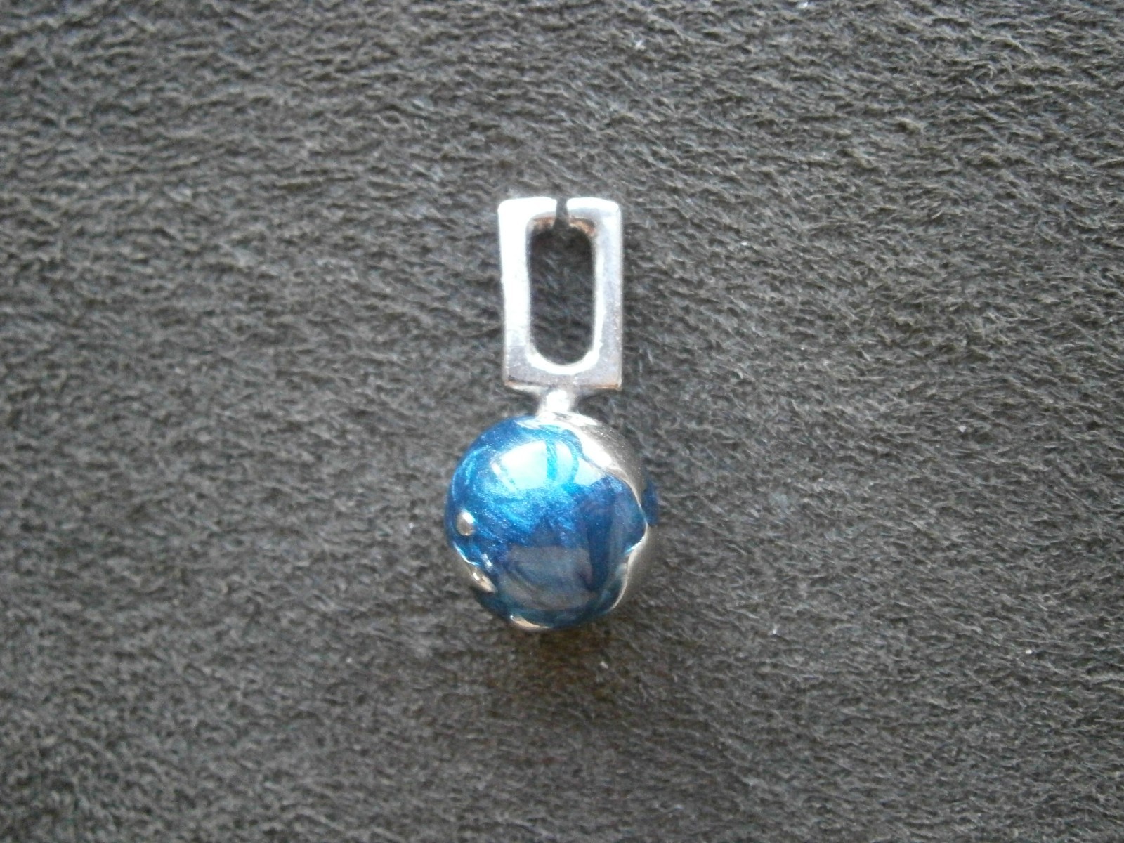 Globe Earth Vintage Silvertone & Enamel Bracelet Charm Pendant 6.7g ~ Large Bail