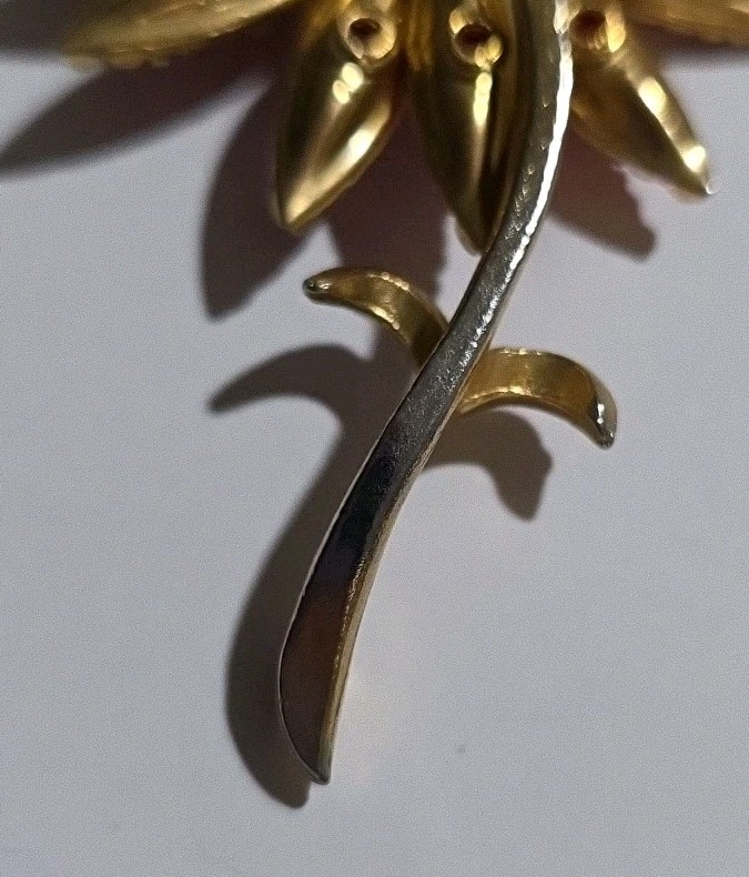 Vintage Red & Gold Lucite/Glass Flower Brooch Approximately 3-1/2 Inch