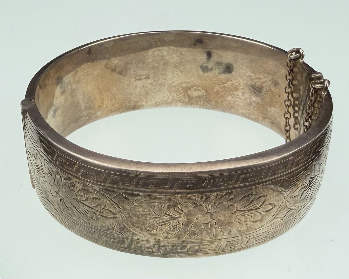 Deakin Francis Sterling Silver Wax-Filled Engraved Hinged Bangle 7.25″ Bracelet