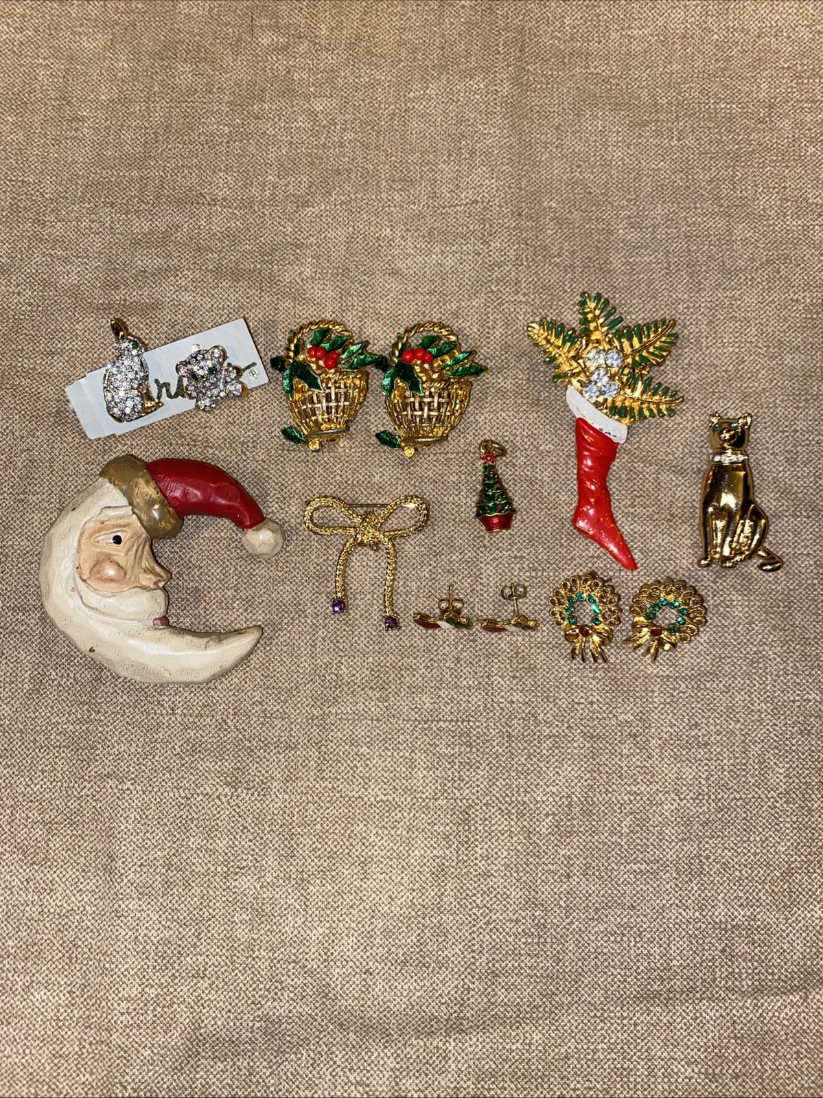Lot Of 11 Vintage Avon Monet Christmas Costume Jewelry 1960-80’s Pins & Brooches