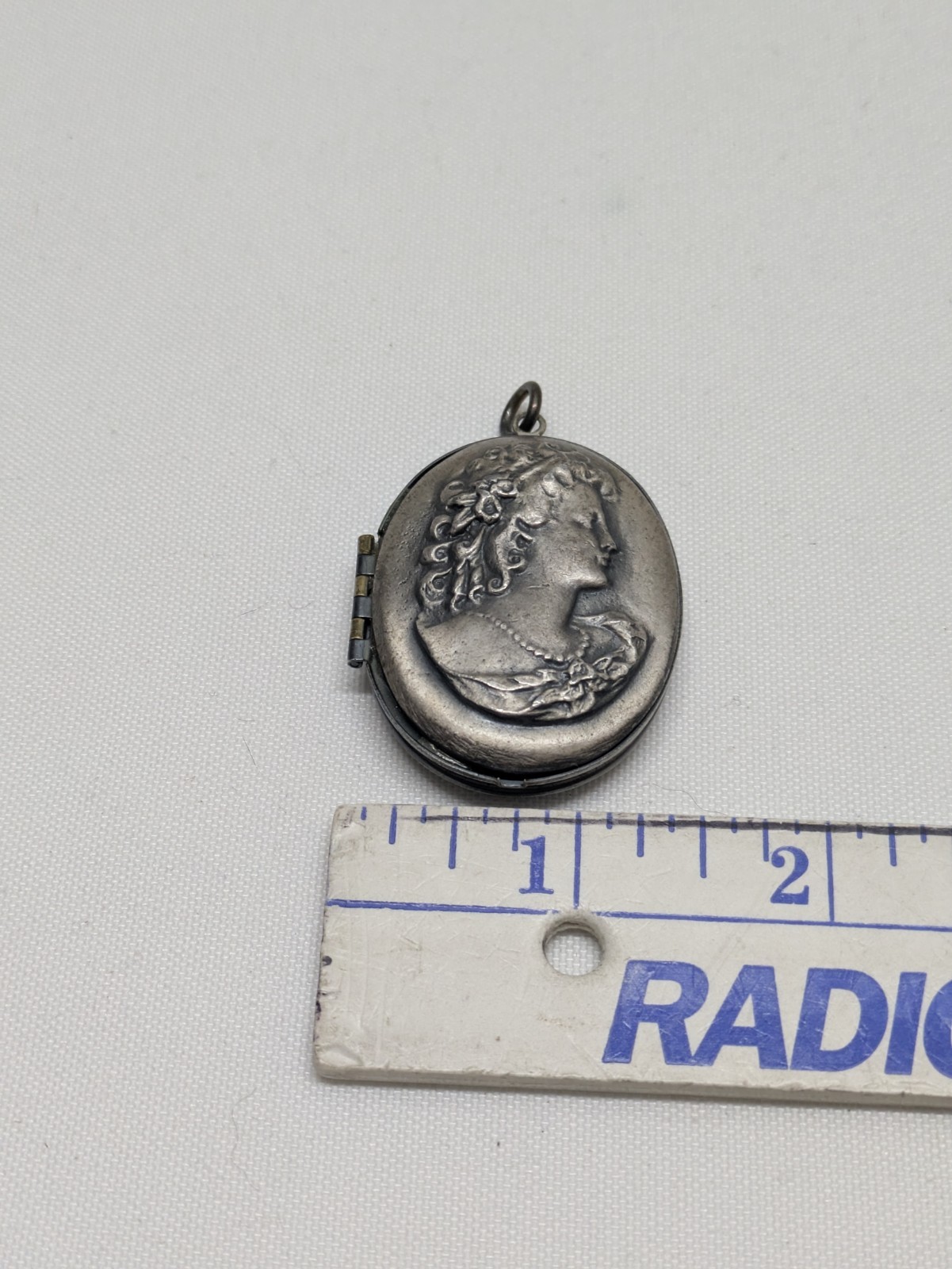 Antique! Art Nouveau Lady Portrait Oval Photo Locket Pendant! 🖼️