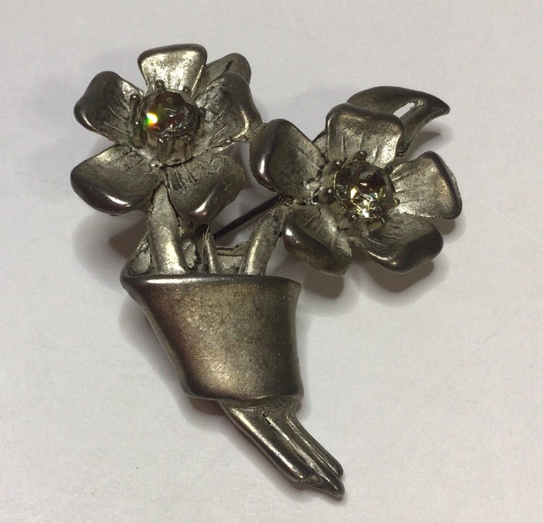Pewter Flower With Clear Rhinestone Brooch Pin 2 Inches Long Vtg